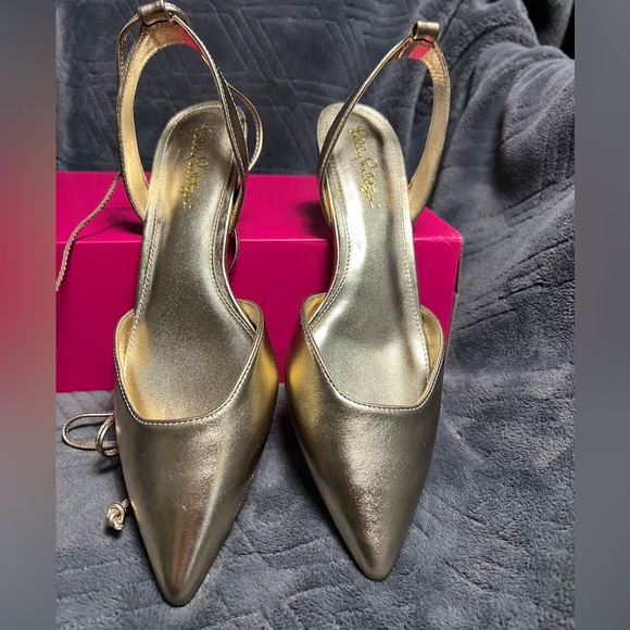 Lilly Pulitzer NEW GOLD sling back kitten heels. - Picture 5 of 6
